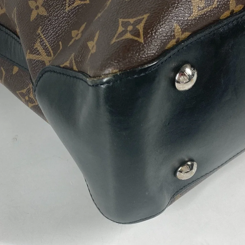 LOUIS VUITTON Brown Monogram Canvas Shoulder Bag